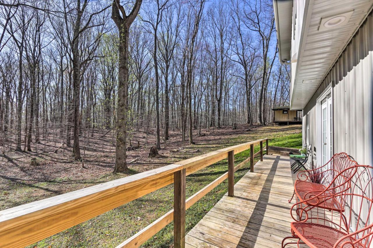 Peaceful And Secluded Knoxville Retreat With Deck Dış mekan fotoğraf