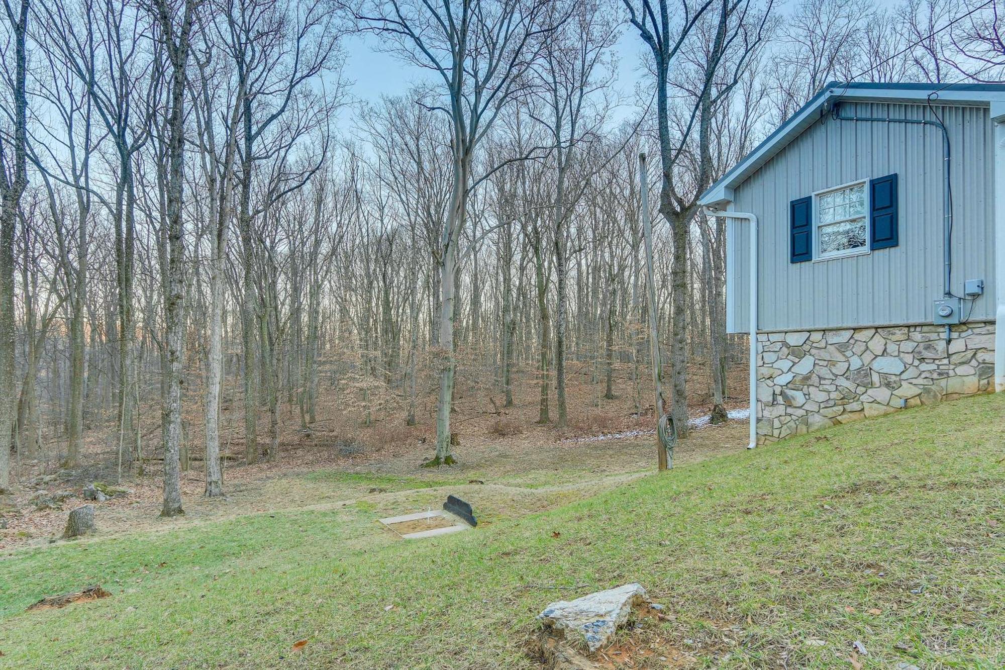 Peaceful And Secluded Knoxville Retreat With Deck Dış mekan fotoğraf